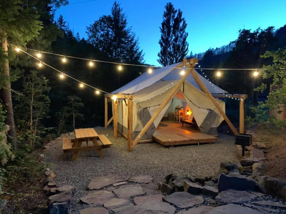 Umpqua'S Last Resort - Wilderness Cabins, Rv Park & Glamping Idleyld Park 외부 사진