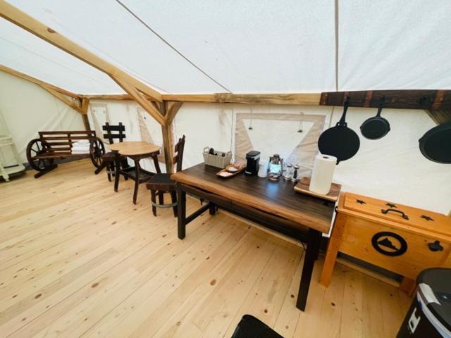 Umpqua'S Last Resort - Wilderness Cabins, Rv Park & Glamping Idleyld Park 외부 사진