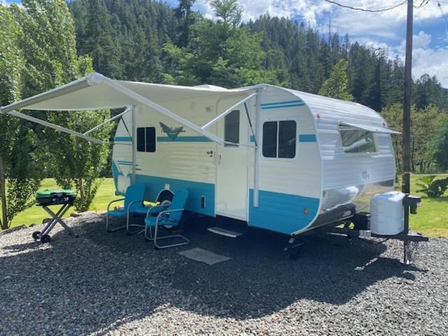 Umpqua'S Last Resort - Wilderness Cabins, Rv Park & Glamping Idleyld Park 외부 사진