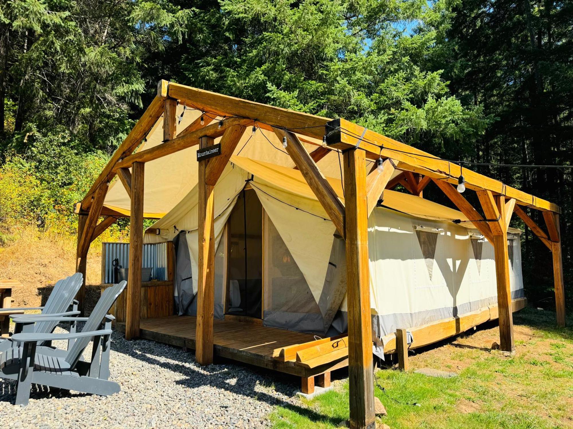 Umpqua'S Last Resort - Wilderness Cabins, Rv Park & Glamping Idleyld Park 외부 사진