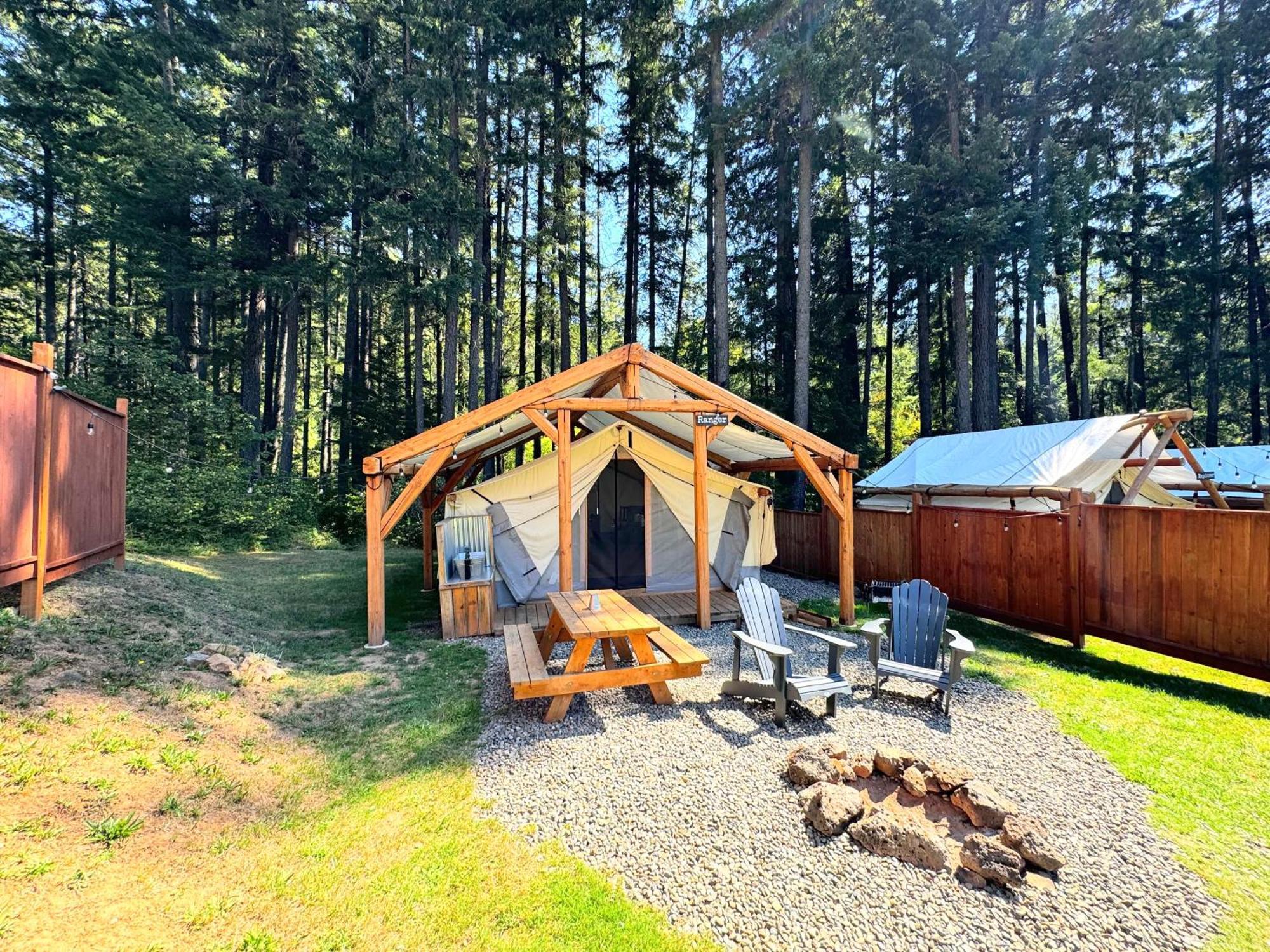 Umpqua'S Last Resort - Wilderness Cabins, Rv Park & Glamping Idleyld Park 외부 사진