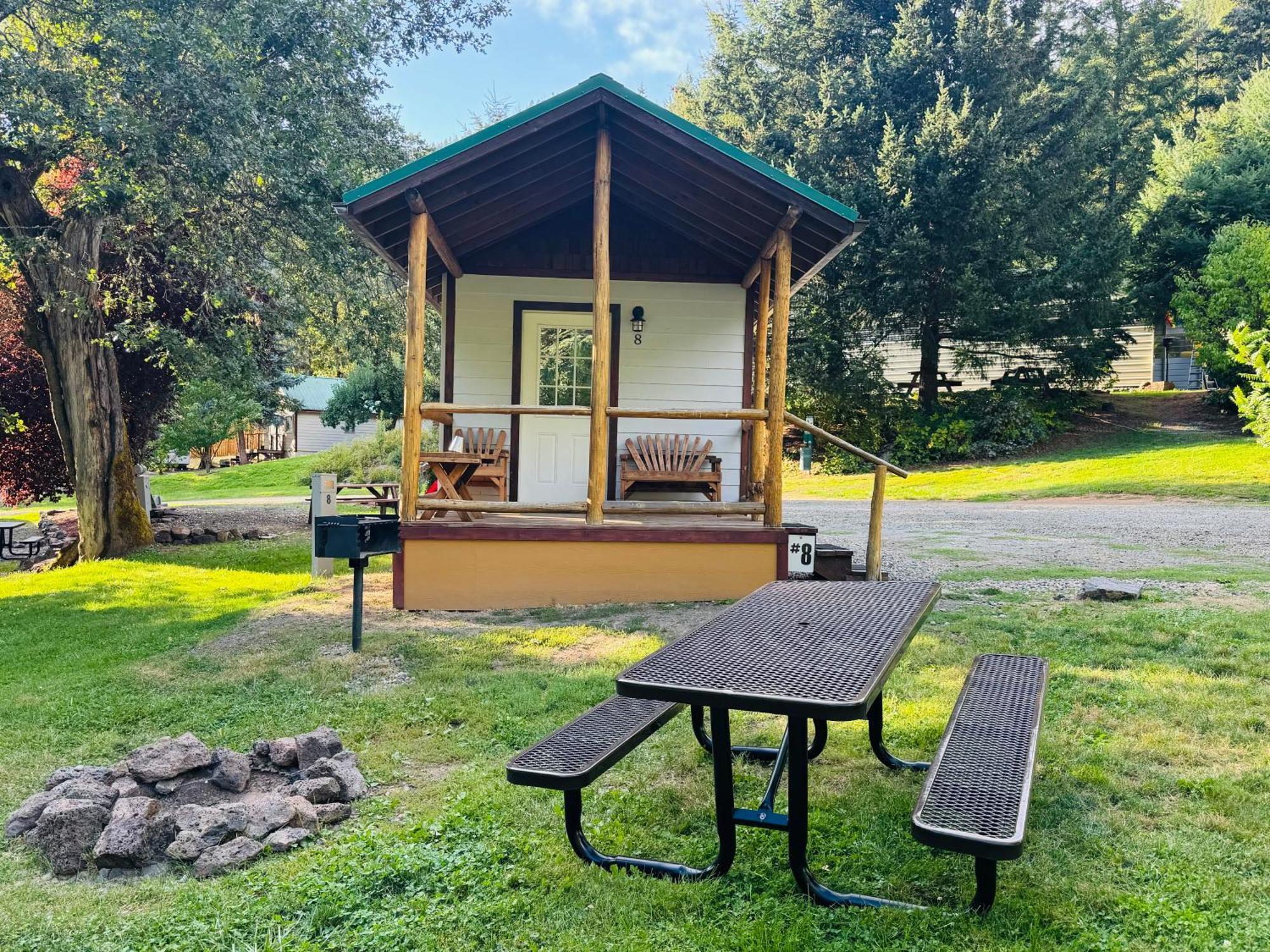 Umpqua'S Last Resort - Wilderness Cabins, Rv Park & Glamping Idleyld Park 외부 사진