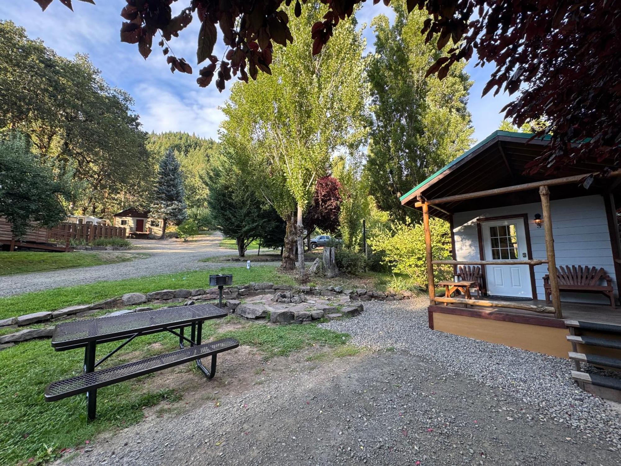 Umpqua'S Last Resort - Wilderness Cabins, Rv Park & Glamping Idleyld Park 외부 사진