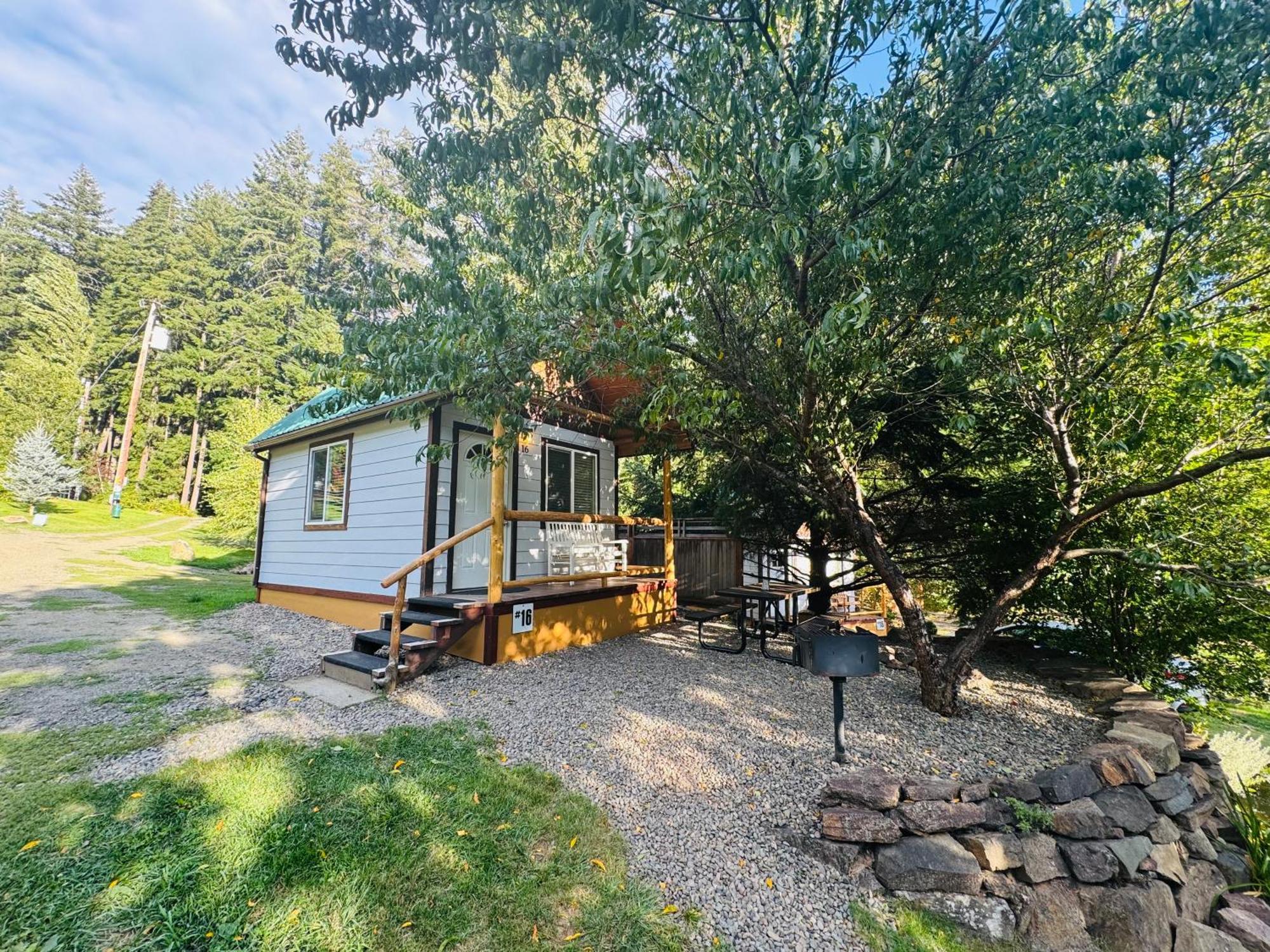Umpqua'S Last Resort - Wilderness Cabins, Rv Park & Glamping Idleyld Park 외부 사진