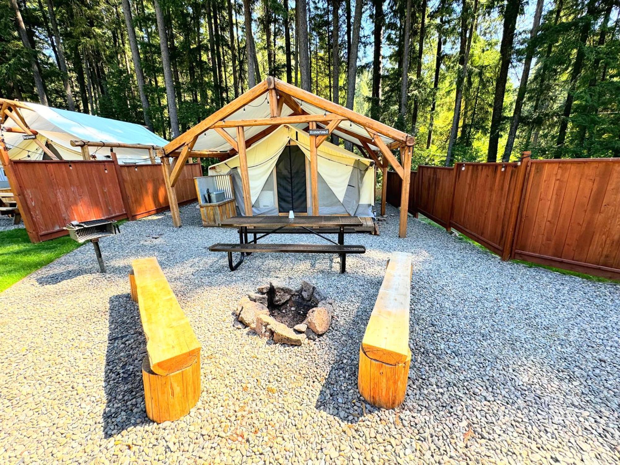 Umpqua'S Last Resort - Wilderness Cabins, Rv Park & Glamping Idleyld Park 외부 사진